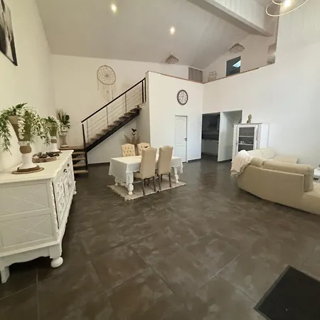 Holiday home Maison De *
